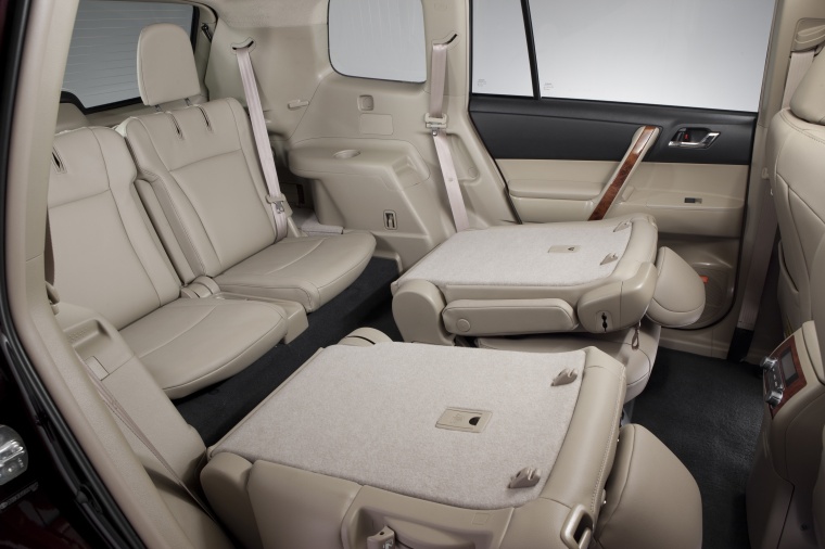 2011-toyota-highlander-third-row-seats-picture-pic-image